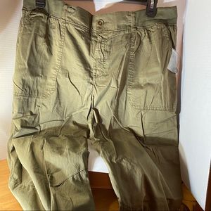 EVRI plus size lightweight Capri pants